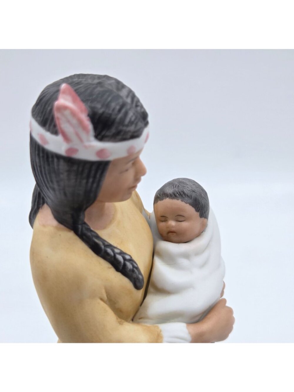 Homco Native American Woman Holding Baby Figurine #1447 Porcelain 1990s - Picture 12 of 14